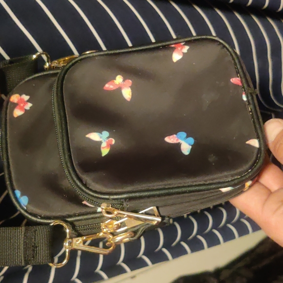 LD Crossbody Bag w/ attached & matching change purse - Picture 2 of 6